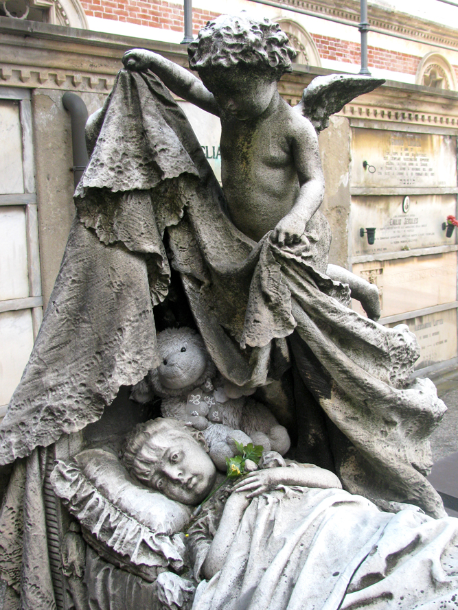 Luisa Estella Jung grave by Luigi Vimercati, age 4, 1886